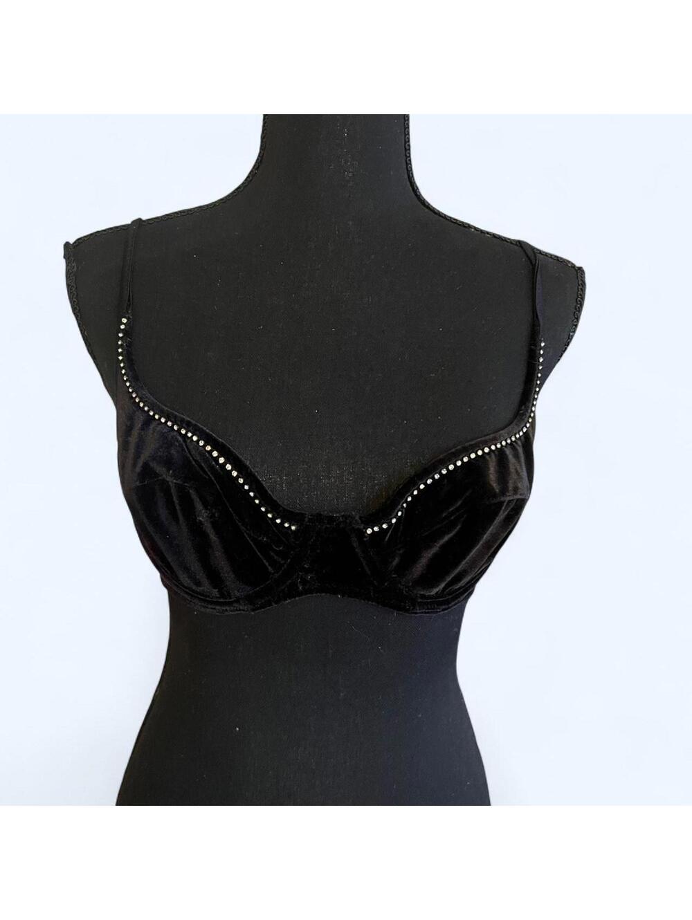 Vintage Victoria’s Secret Y2K black velvet rhinestone bra 34B 🖤